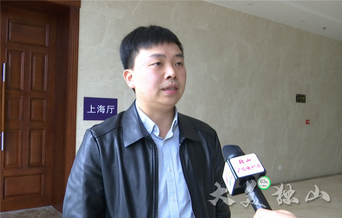 我縣領導干部熱議學習貫徹全國兩會精神